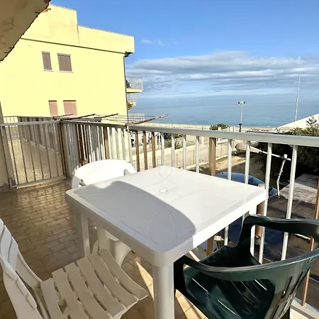 M177 - Marcelli, Bilocale In Centro E Fronte Mare Apartman
