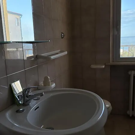 Apartman M177 - Marcelli, Bilocale In Centro E Fronte Mare *