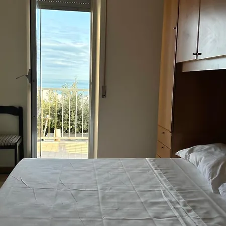 M177 - Marcelli, Bilocale In Centro E Fronte Mare *
